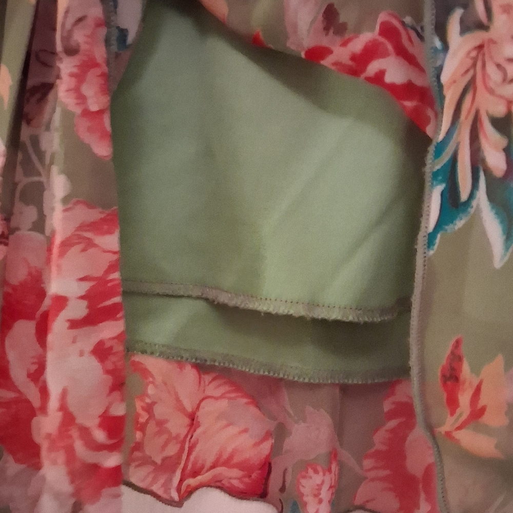 Floral Green And Pink Empire Blouse. Size Large - Picture 4 of 6